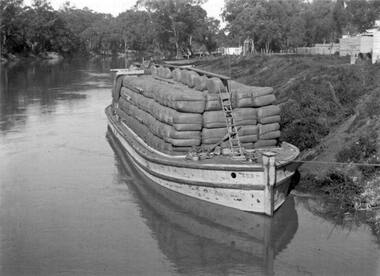 Functional object - Insider Barge - Murray River, Ada, 1899