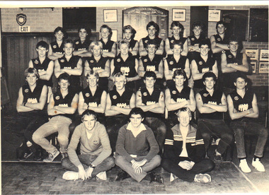 B/W Photograph, 1986 YVMDFL Cup Squad, 1986