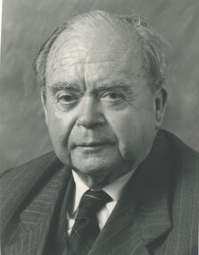 Dr Murphy image - head and shoulders - front view