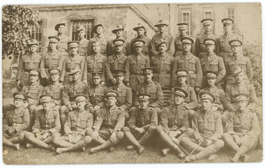 Formal group of thirty-six trainee officers outside Oxford New College 1917 