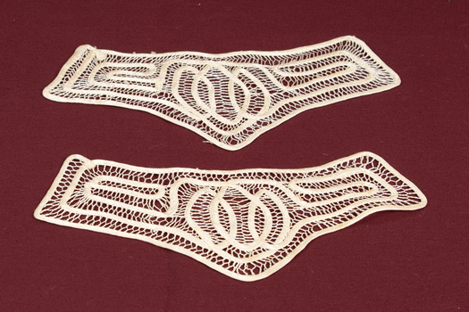 Other side of matching lace cuffs.