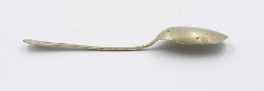 Side view of serving spoon