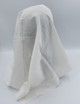 Back view of nurse veil on model.