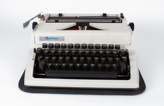 Front view of Optima Typewriter