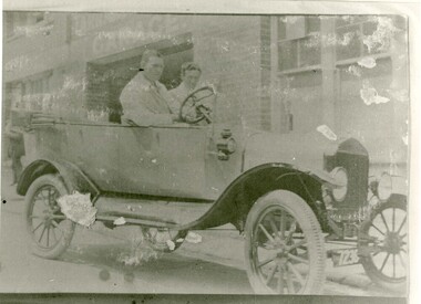 Photograph (police car), 1922
