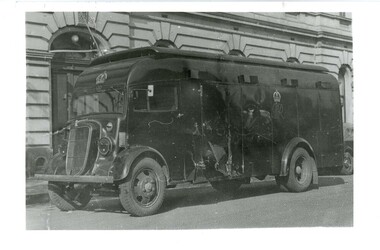 Photograph (police car), Kodak