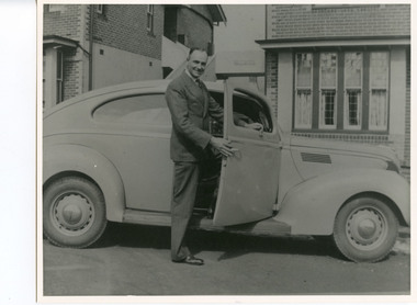 Photograph (police car), Kodak