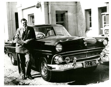 Photograph (police car)