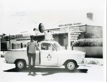 Photograph (police car)