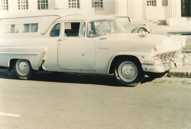 Photograph (police car)