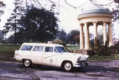 Photograph (police car)