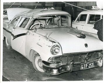 Photograph (police car)