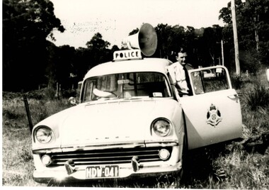 Photograph (police car)