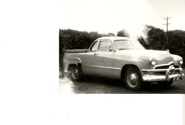 Photograph (police car)