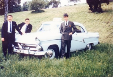 Photograph (police car)