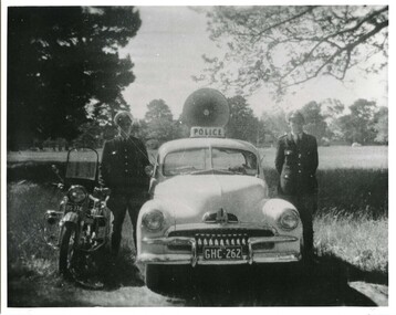 Photograph (police car)
