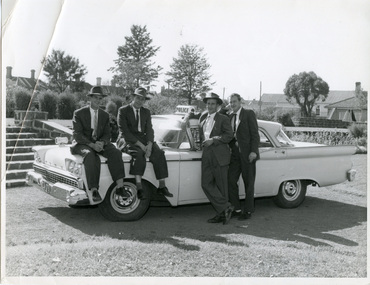 Photograph (police car)