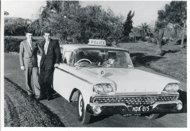 Photograph (police car)
