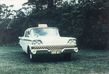 Photograph (police car)
