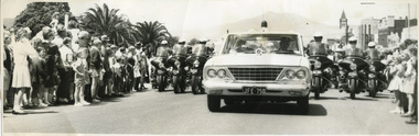 Photograph (police car)