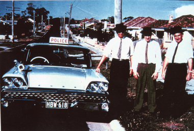 Photograph (police car)