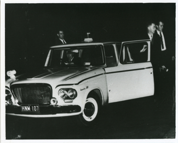 Photograph (police car)