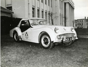 Photograph (police car)