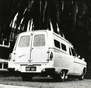 Photograph (police car)