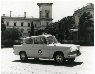 Photograph (police car)