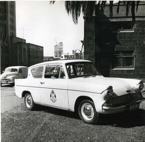 Photograph (police car)