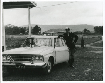 Photograph (police car)
