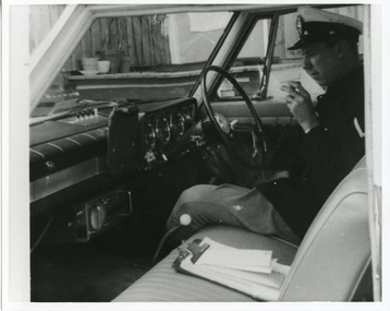 Photograph (police car)