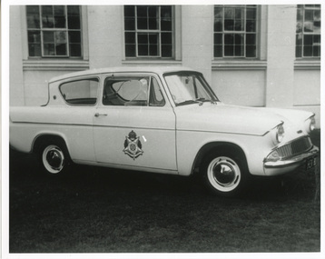 Photograph (police car)