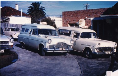 Photograph (police car)