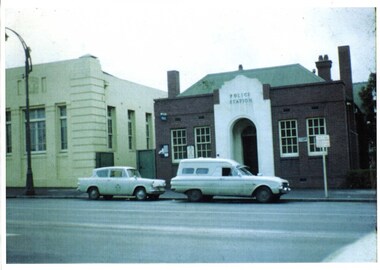 Photograph (police car)
