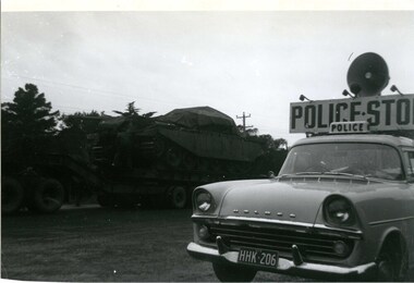 Photograph (police car)