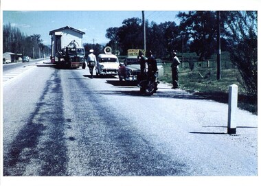 Photograph (police car)