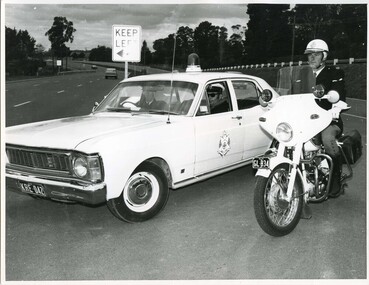photograph (police car)