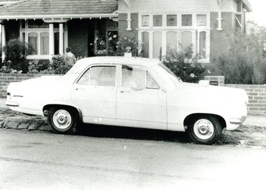Photograph (police car)