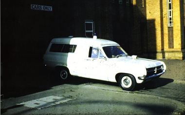 Photograph (police car)