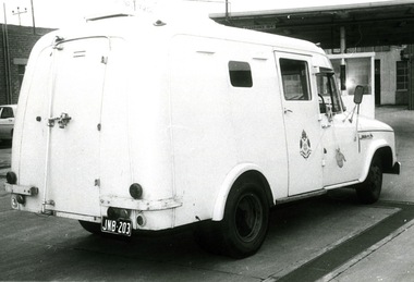 Photograph (police car)