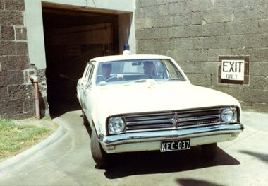 Photograph (police car)