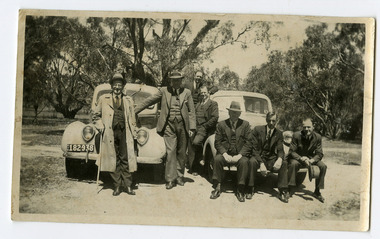 Photograph (police car)