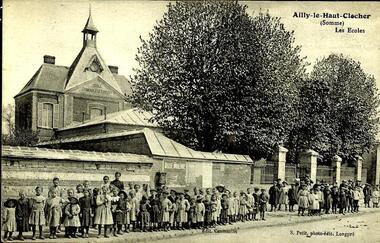 PICTURE POSTCARDS, FRANCE, WW1 (280 approx)