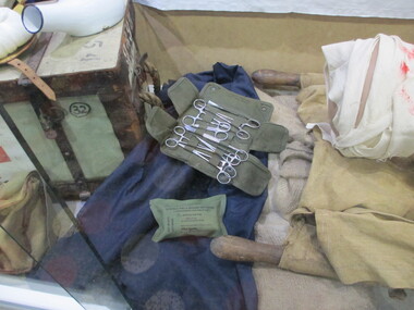 Equipment - Sterile wound dressing kit