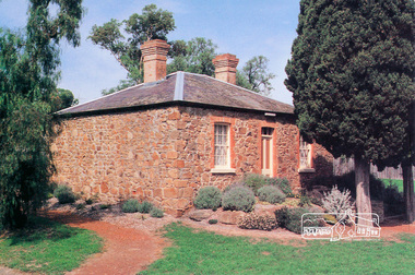Postcard, Ellis Cottage, Diamond Creek