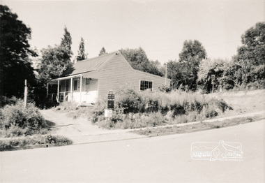 Photograph, Grant's Cottage, cnr. Main Road and Dalton Street, Eltham