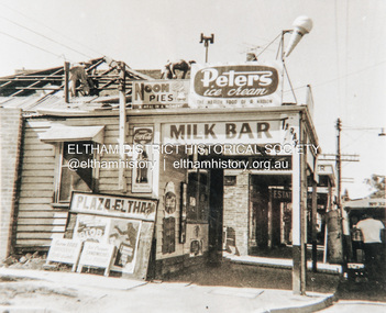 Photograph, Formerly Burges Blue Gum Cafe being demolished, cnr Pryor Street and Main Road, Eltham, Sep. 1960