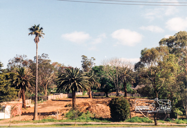 Photograph, Site development, Main Road, Eltham East, 1995, 1995