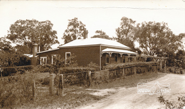 Photograph, Peter Bassett-Smith, 22 York Street, Eltham, c.1933, 1933c